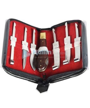 Hoof Knives Set Of Six hoof knives are used with one handle by interchanging.